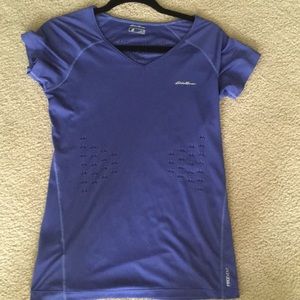Free vent technology performance t shirt